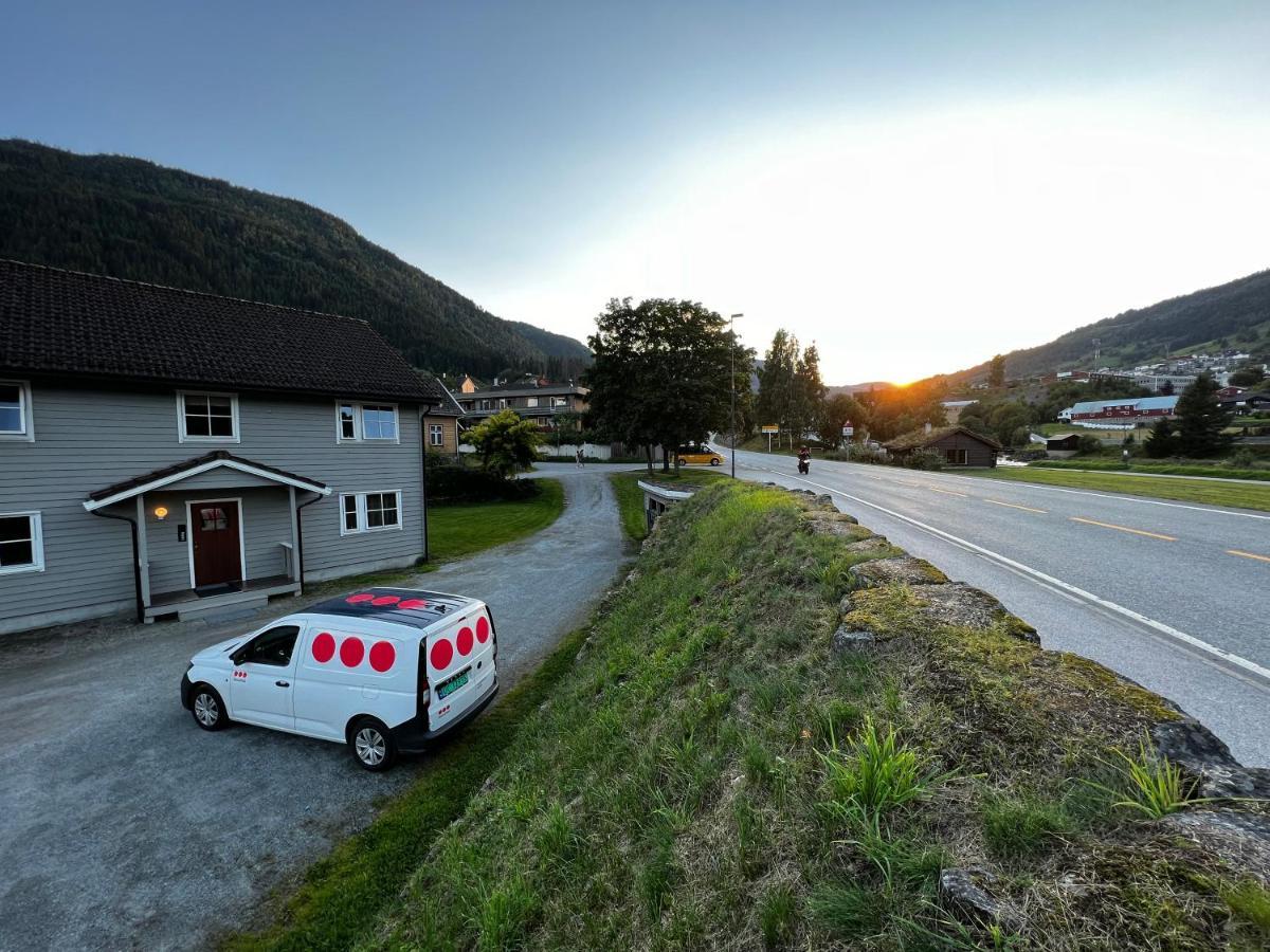 Privat Rom I Leilighet Hotel Sogndal Luaran gambar